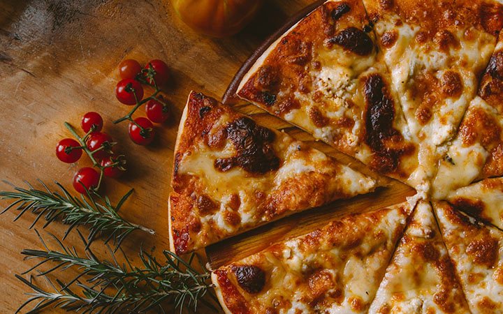 food_0006_ivan-torres-MQUqbmszGGM-unsplash